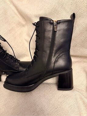 NIB Black Lace-Up Block Heel Ankle Boots 11